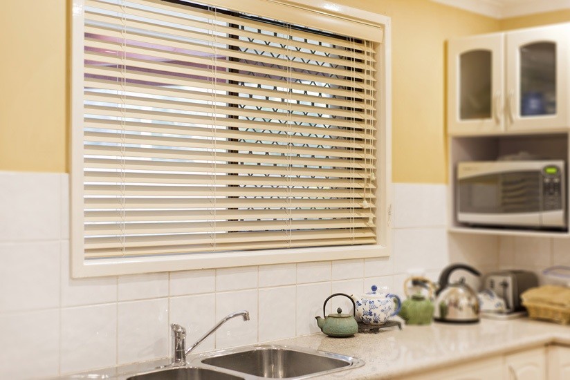 Timber-look Venetian Blinds