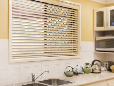 Timber-look Venetian Blinds